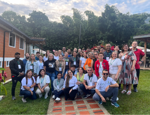 Docentes de Colombia culminan la creación de Recursos Educativos Abiertos inclusivos en la Creatón STEM+ 2025