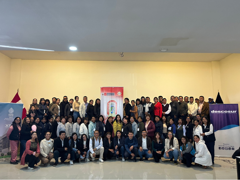 CIDSTEM PUCV fortalece capacidades docentes en innovación educativa y enfoque STEM+ para la gestión sostenible del agua en diplomado internacional en Arequipa, Perú